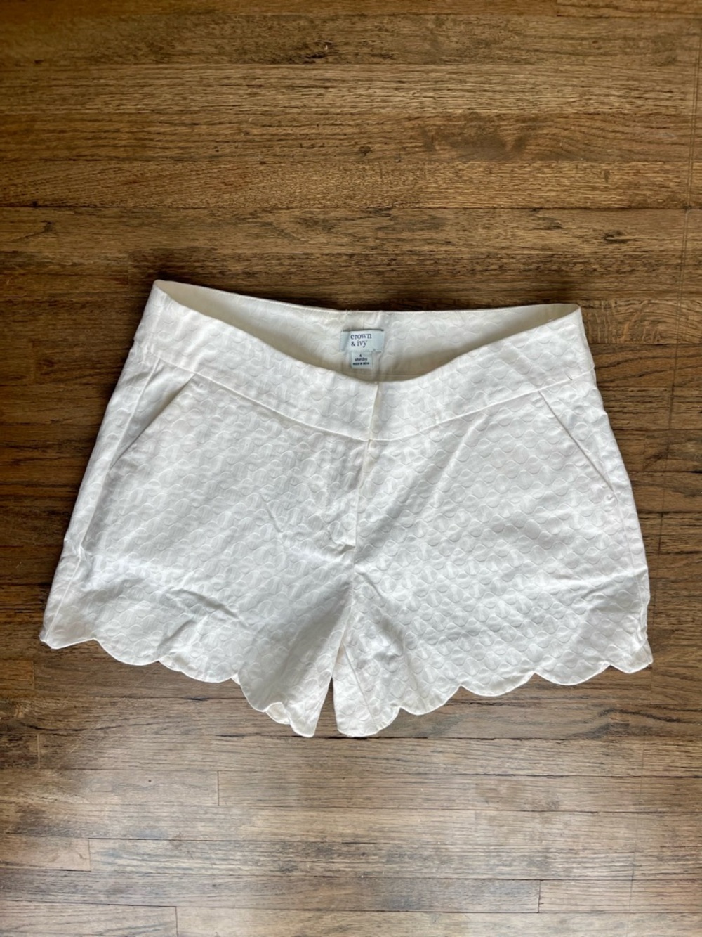 crown & ivy White Eyelet Scallop-Hem High Waist Shorts